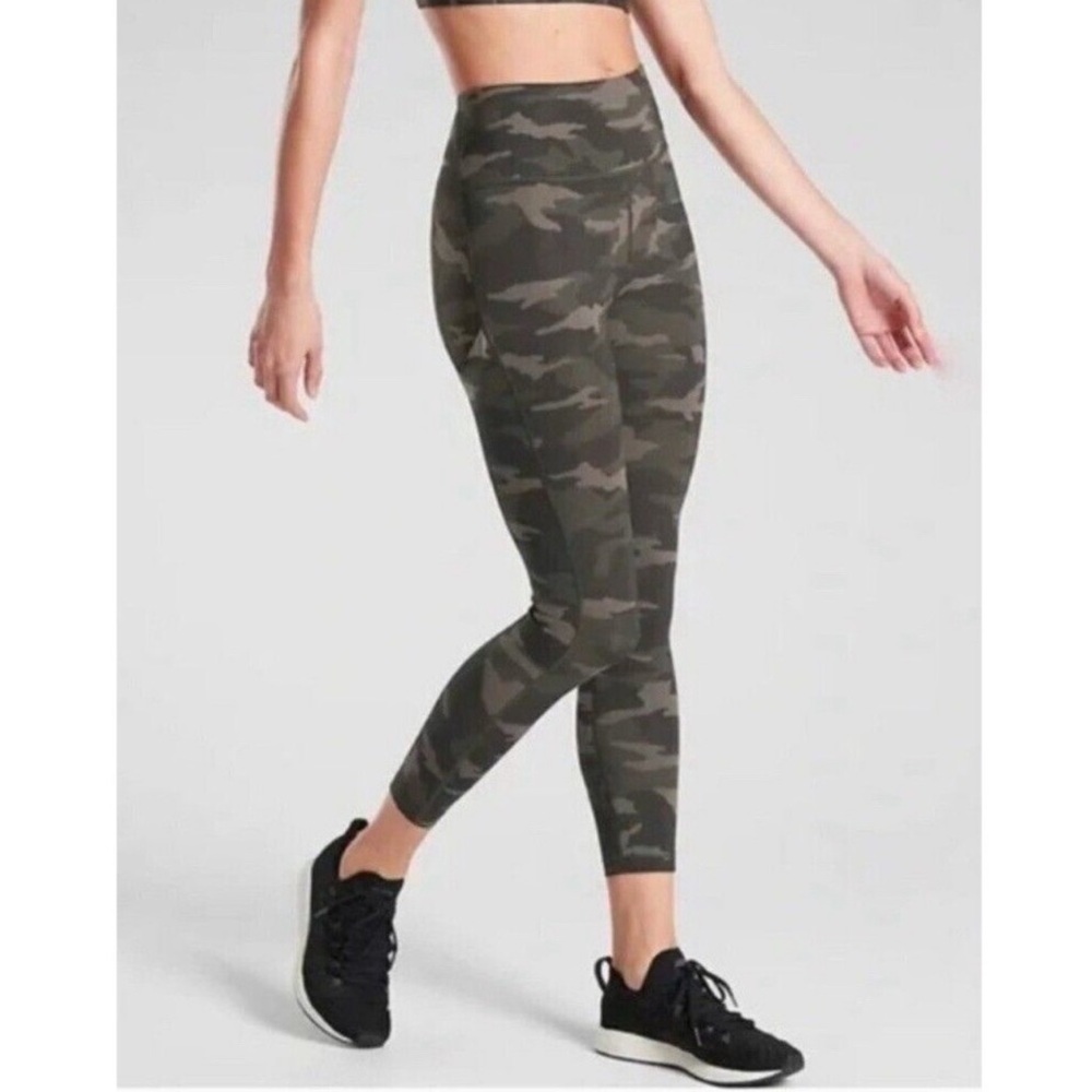 Athleta Ultimate 7/8 Tight Camouflage